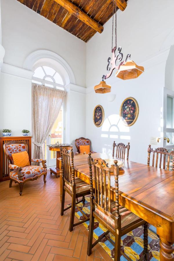 Residenza Capano Charming House By Napoliapartments Nápoles Exterior foto