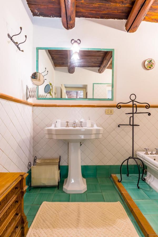 Residenza Capano Charming House By Napoliapartments Nápoles Exterior foto